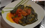Ravioli neri ripieni di gamberoni e mozzarella di bufala