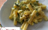 Pasta con zucchine ricotta e zafferano