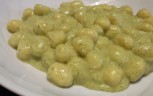 Gnocchi con crema di zucchine e stracchino