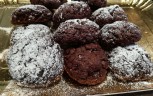 Biscotti al cacao e yogurt con scaglie  di cioccolato