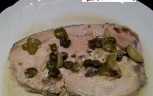 Pesce spada con capperi e olive