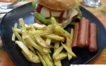 Hamburger con formaggio e bacon